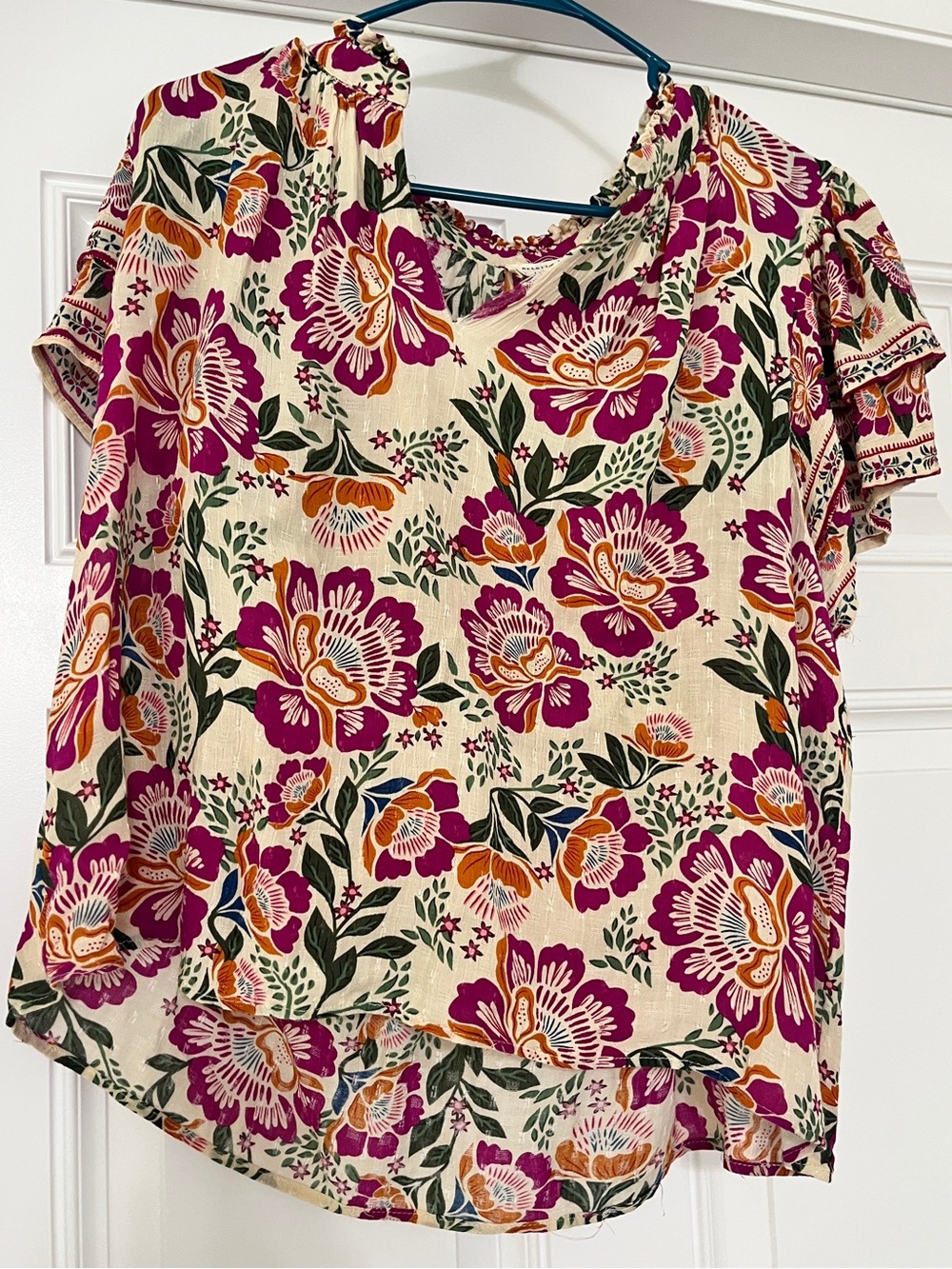 Nicole Miller Artelier Floral Ruffle Sleeve Short Sleeve Flowy Blouse Top medium